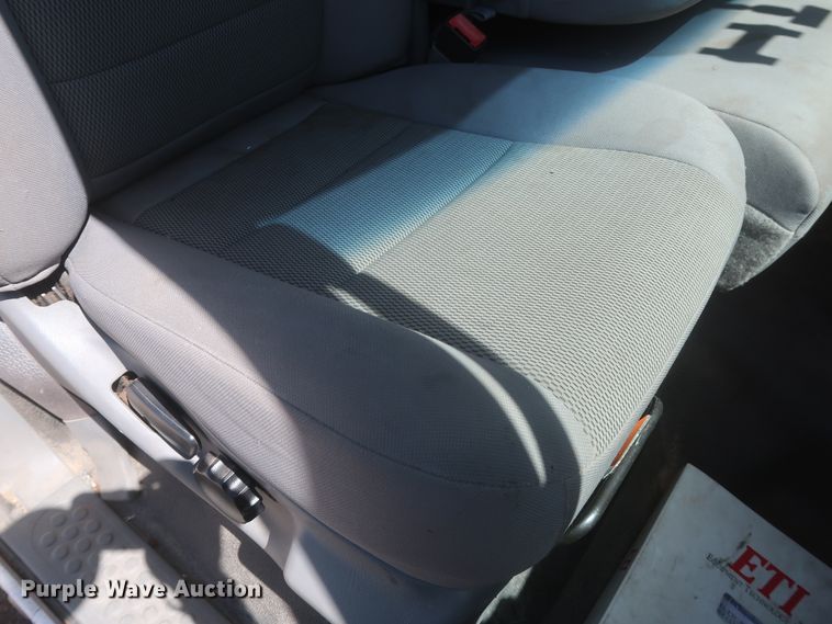 image for item HK9655 2006 Ford F550 Super Duty XL  bucket truck