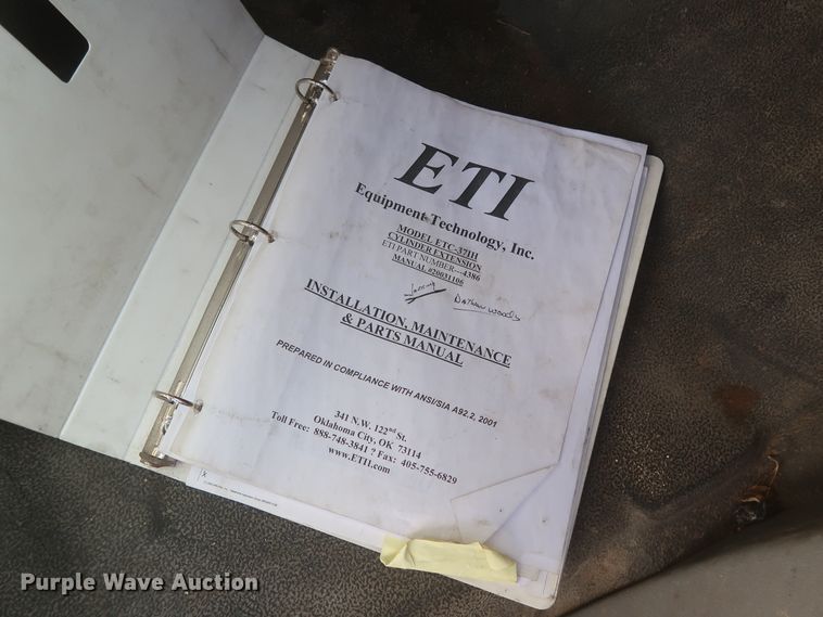 image for item HK9655 2006 Ford F550 Super Duty XL  bucket truck