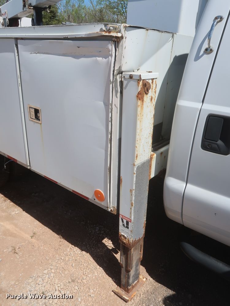 image for item HK9655 2006 Ford F550 Super Duty XL  bucket truck