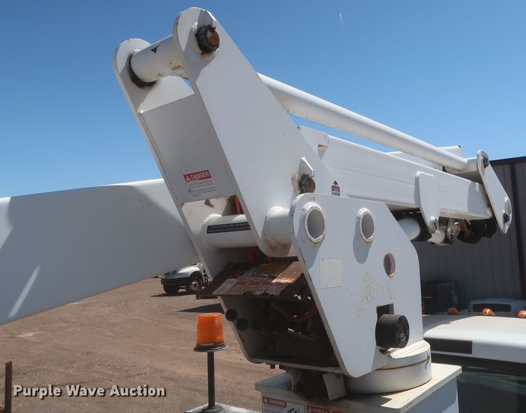 image for item HK9655 2006 Ford F550 Super Duty XL  bucket truck