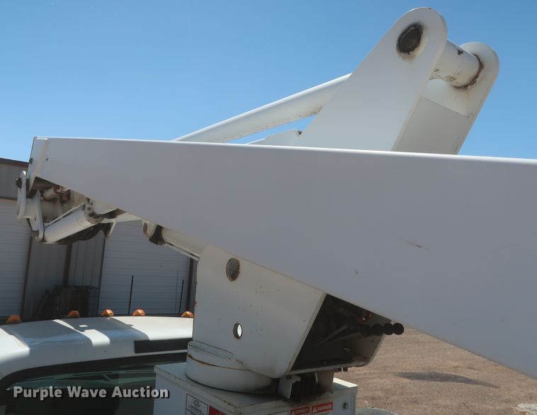 image for item HK9655 2006 Ford F550 Super Duty XL  bucket truck