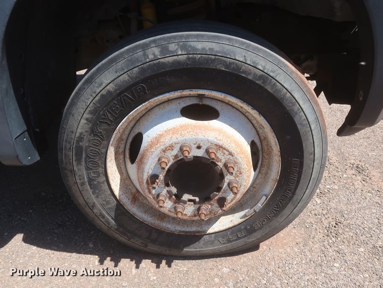 image for item HK9655 2006 Ford F550 Super Duty XL  bucket truck