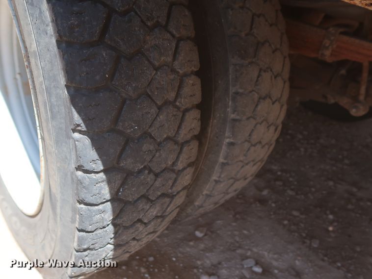 image for item HK9655 2006 Ford F550 Super Duty XL  bucket truck