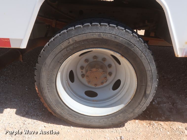 image for item HK9655 2006 Ford F550 Super Duty XL  bucket truck