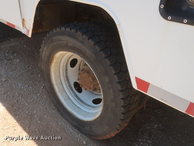 image for item HK9655 2006 Ford F550 Super Duty XL  bucket truck