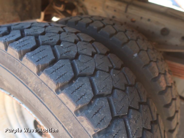 image for item HK9655 2006 Ford F550 Super Duty XL  bucket truck