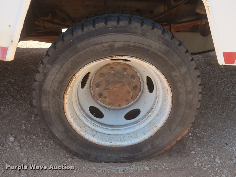 image for item HK9655 2006 Ford F550 Super Duty XL  bucket truck