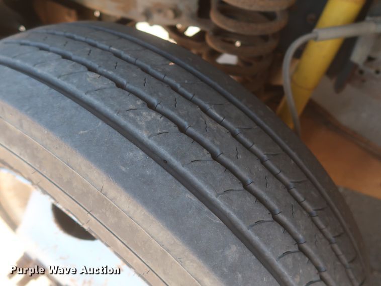 image for item HK9655 2006 Ford F550 Super Duty XL  bucket truck