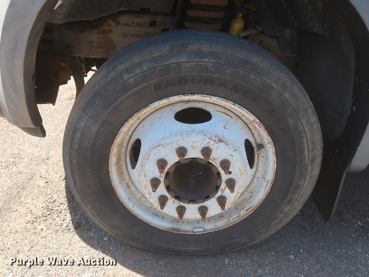 image for item HK9655 2006 Ford F550 Super Duty XL  bucket truck