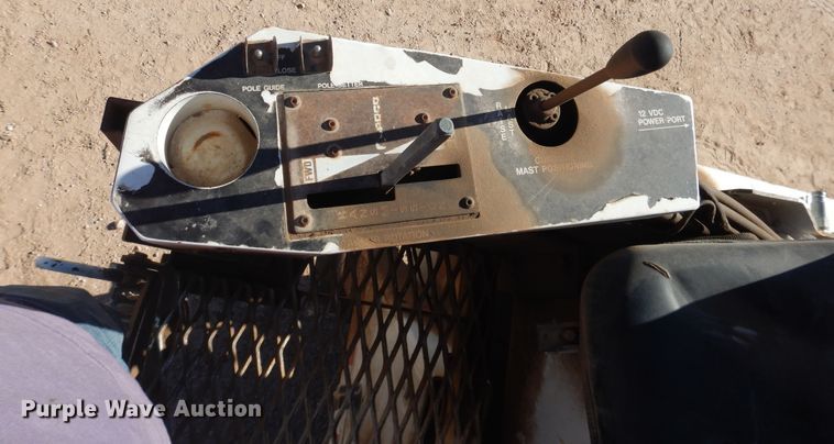 image for item HL9586 2009 International 7400  pressure digger truck