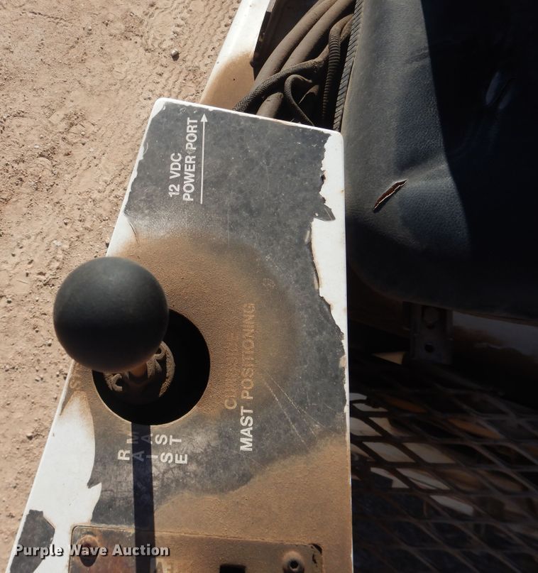 image for item HL9586 2009 International 7400  pressure digger truck