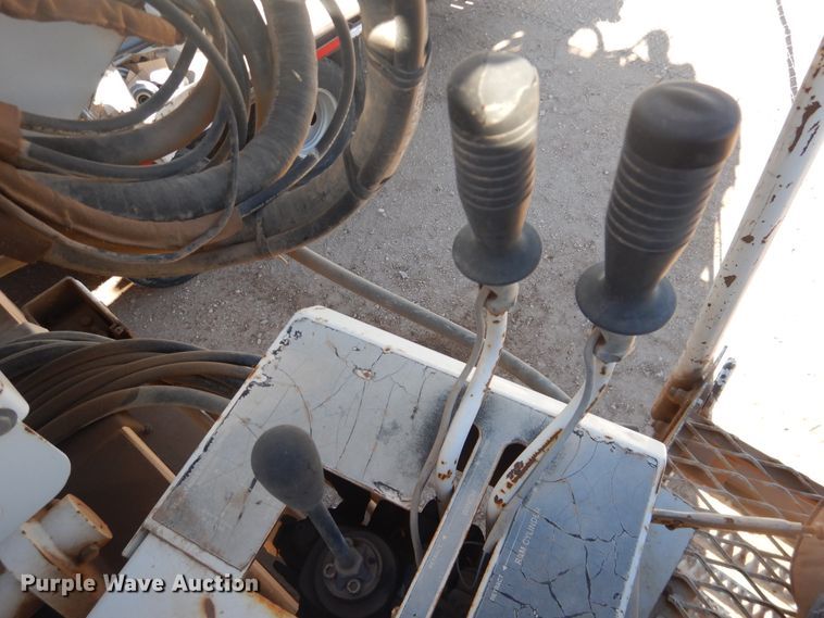 image for item HL9586 2009 International 7400  pressure digger truck