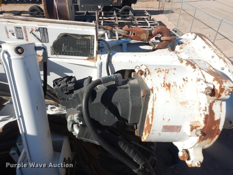 image for item HL9586 2009 International 7400  pressure digger truck