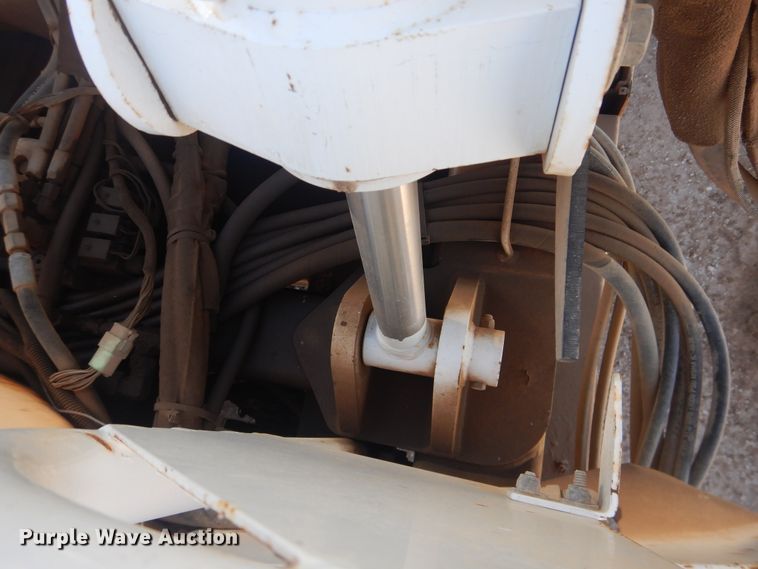 image for item HL9586 2009 International 7400  pressure digger truck