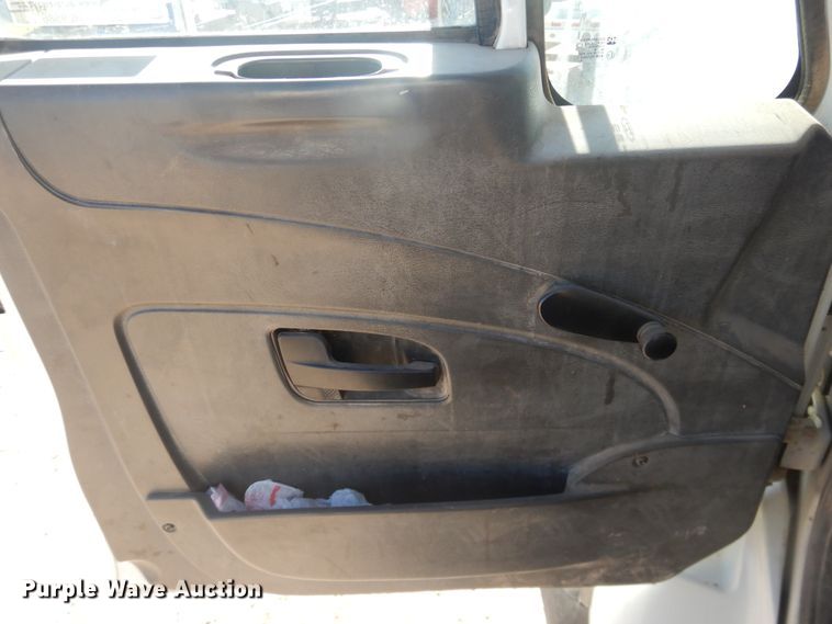 image for item HL9586 2009 International 7400  pressure digger truck