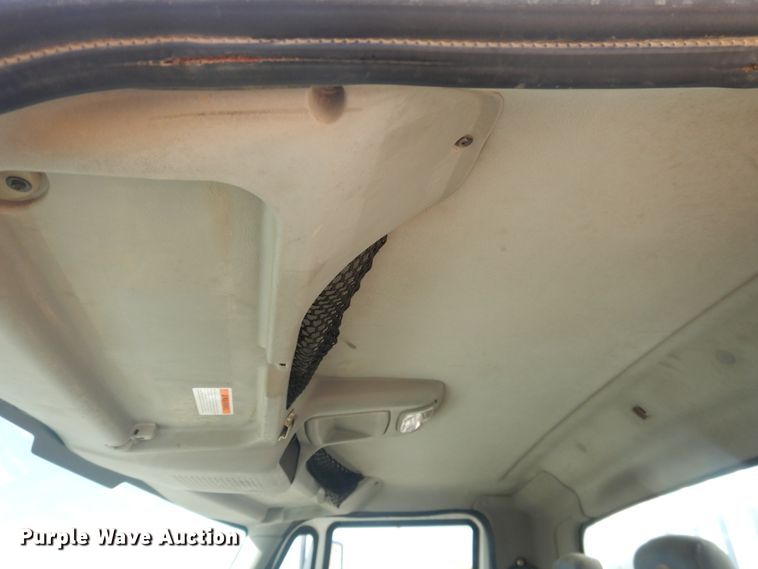 image for item HL9586 2009 International 7400  pressure digger truck