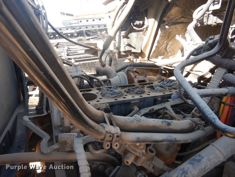 image for item HL9586 2009 International 7400  pressure digger truck