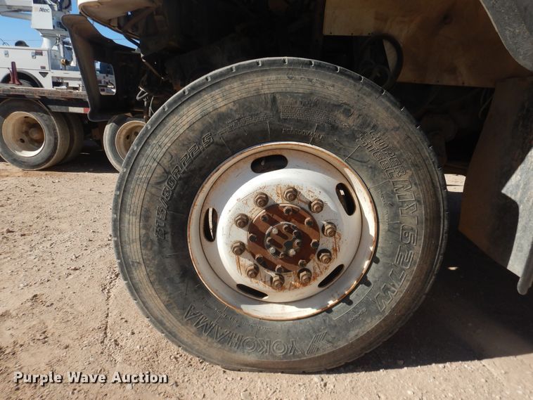 image for item HL9586 2009 International 7400  pressure digger truck