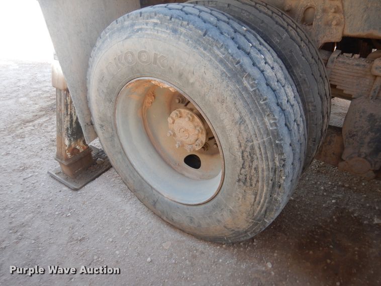 image for item HL9586 2009 International 7400  pressure digger truck