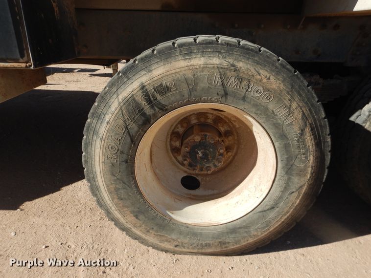 image for item HL9586 2009 International 7400  pressure digger truck