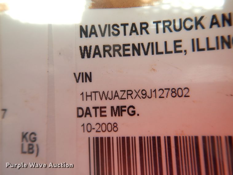 image for item HL9586 2009 International 7400  pressure digger truck