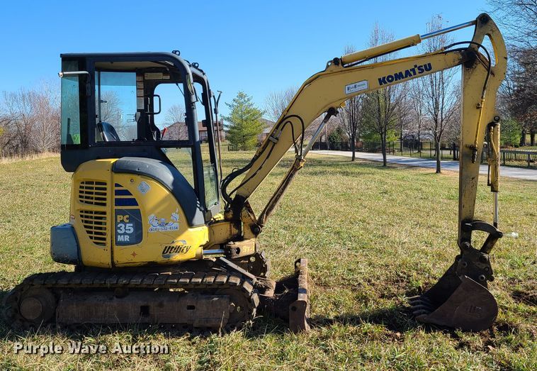 image for item HM9757 Komatsu PC35MR-2  mini excavator