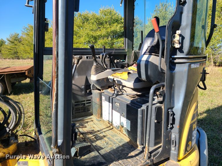 image for item HM9757 Komatsu PC35MR-2  mini excavator