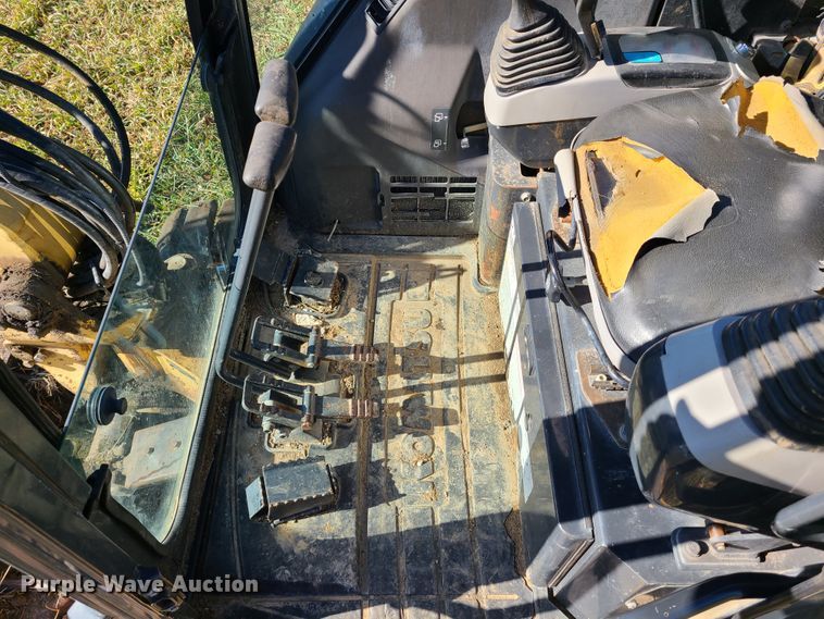 image for item HM9757 Komatsu PC35MR-2  mini excavator