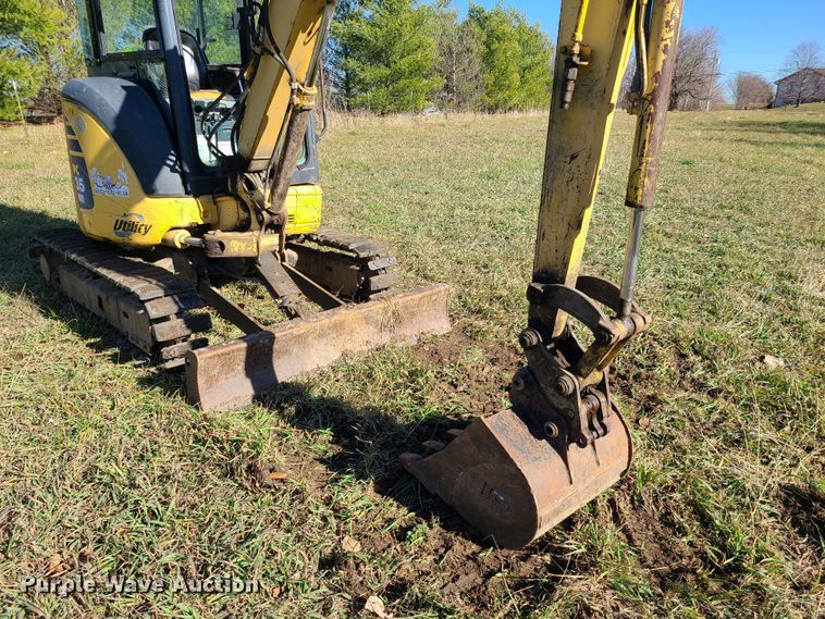 image for item HM9757 Komatsu PC35MR-2  mini excavator