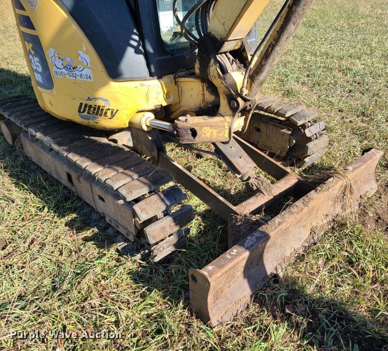 image for item HM9757 Komatsu PC35MR-2  mini excavator