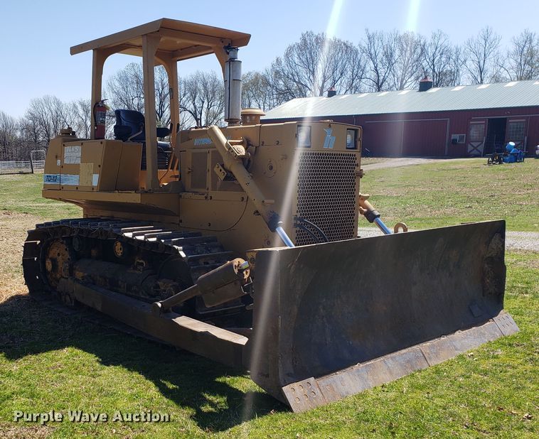 image for item HO9351 1984 International TD12  dozer