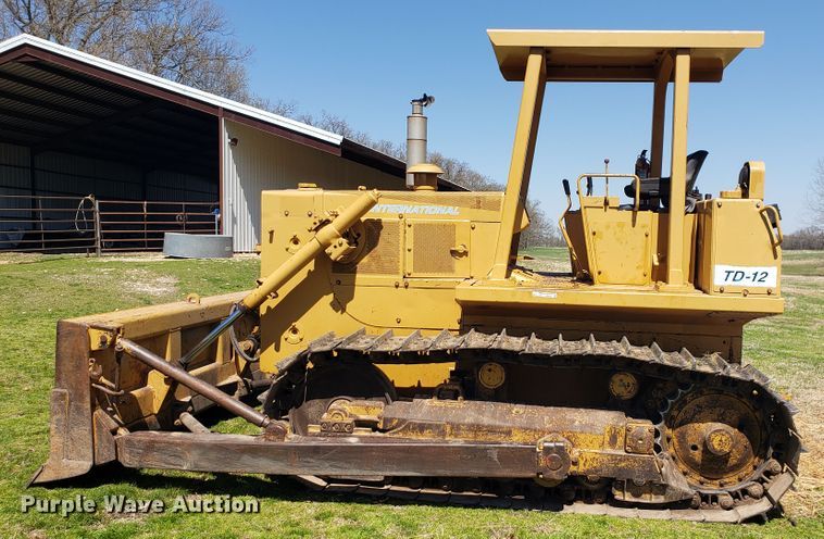 image for item HO9351 1984 International TD12  dozer