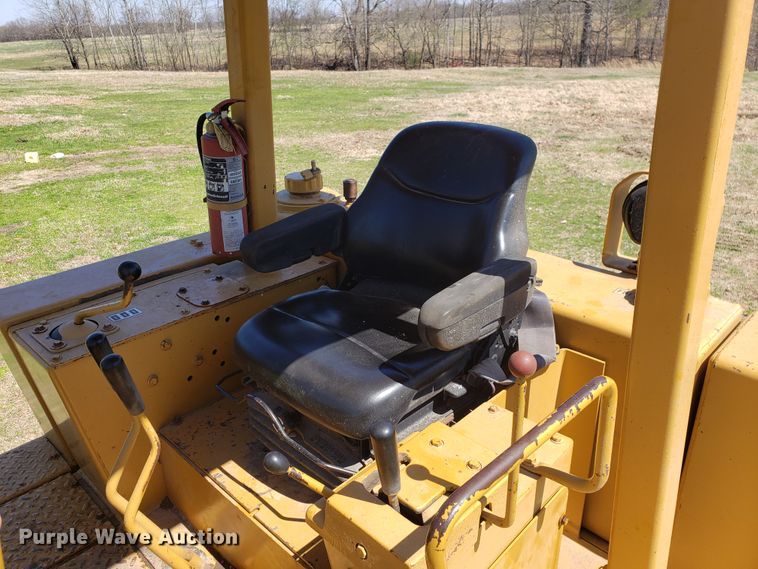 image for item HO9351 1984 International TD12  dozer