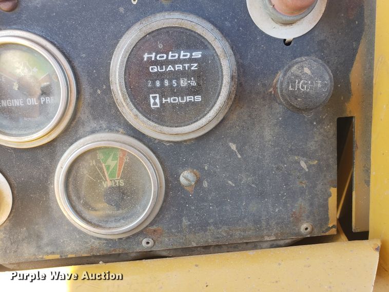 image for item HO9351 1984 International TD12  dozer