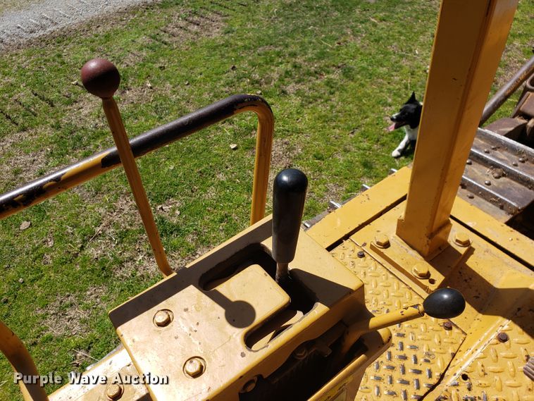 image for item HO9351 1984 International TD12  dozer