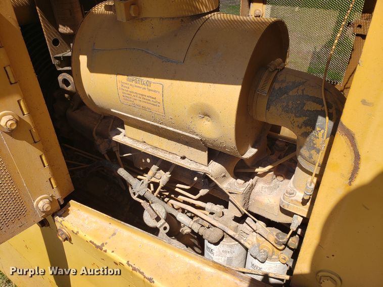 image for item HO9351 1984 International TD12  dozer