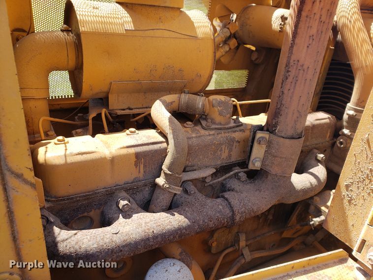 image for item HO9351 1984 International TD12  dozer