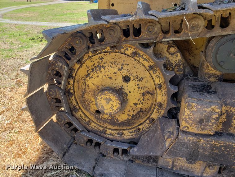 image for item HO9351 1984 International TD12  dozer