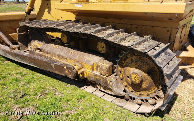 image for item HO9351 1984 International TD12  dozer
