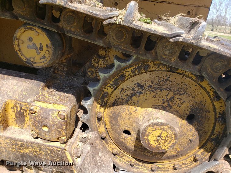 image for item HO9351 1984 International TD12  dozer