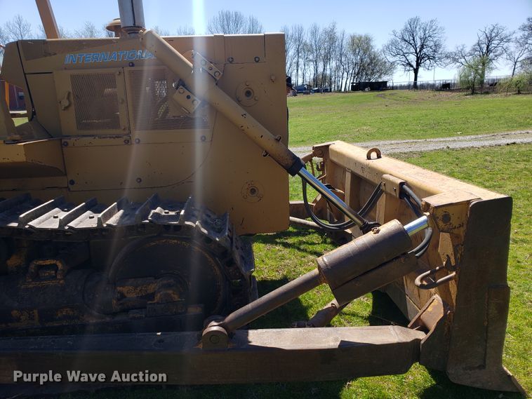 image for item HO9351 1984 International TD12  dozer