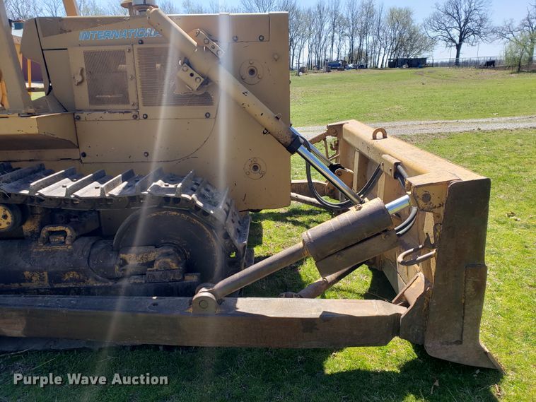 image for item HO9351 1984 International TD12  dozer