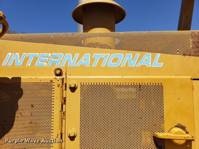image for item HO9351 1984 International TD12  dozer