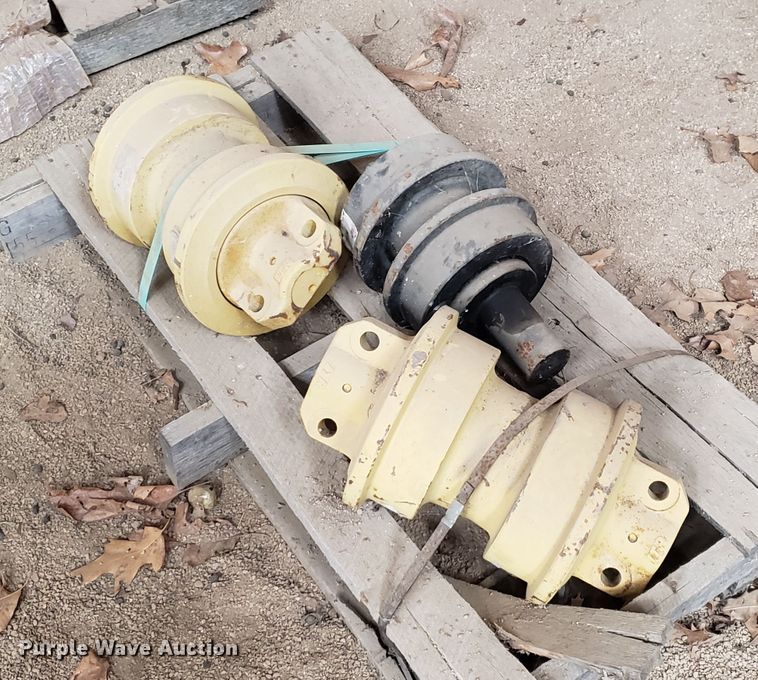 image for item HO9351 1984 International TD12  dozer