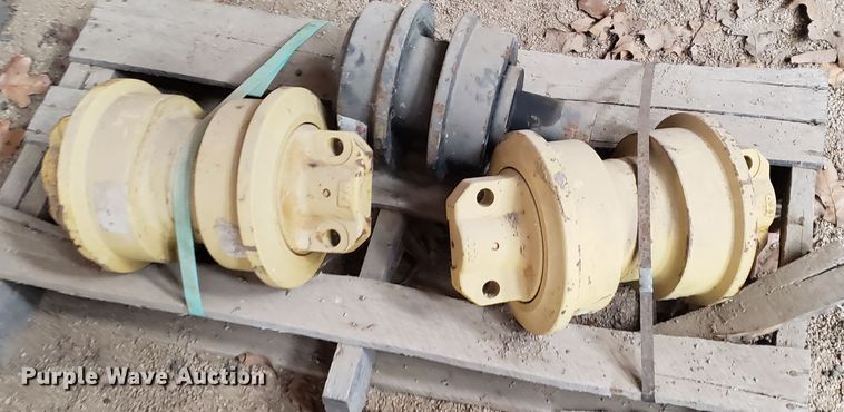 image for item HO9351 1984 International TD12  dozer