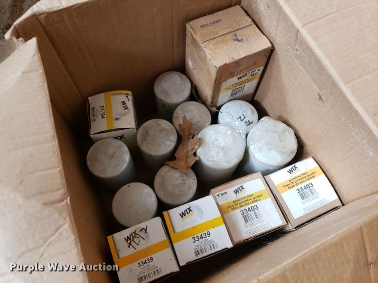 image for item HO9351 1984 International TD12  dozer