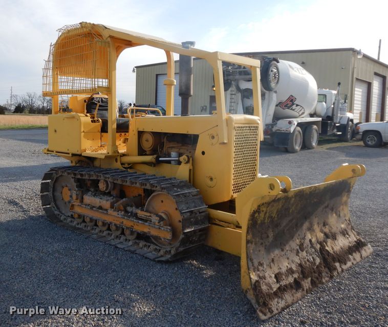 image for item HO9353 1986 International TD7E  dozer