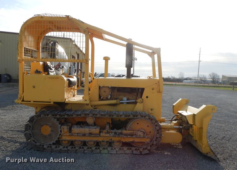 image for item HO9353 1986 International TD7E  dozer