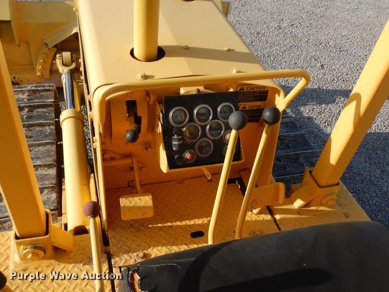 image for item HO9353 1986 International TD7E  dozer
