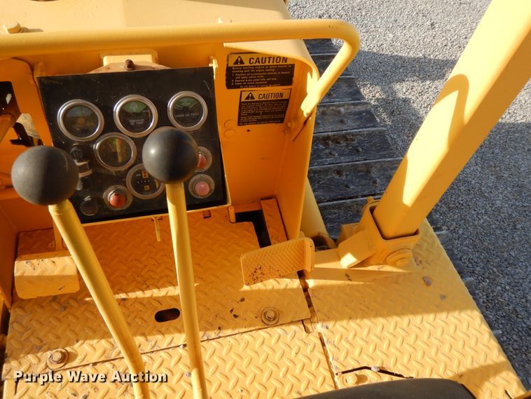 image for item HO9353 1986 International TD7E  dozer